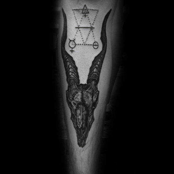 tatouage crane de chevre 88