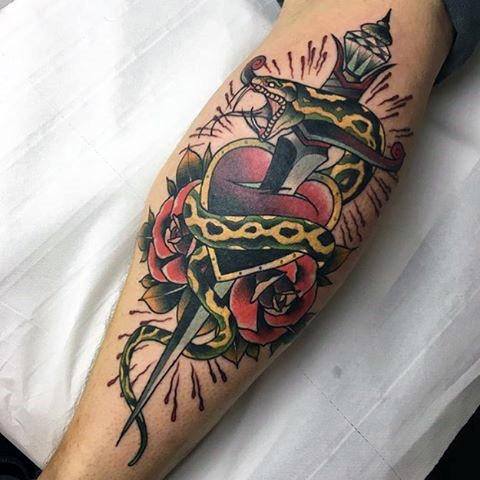 tatouage serpent et dague 07