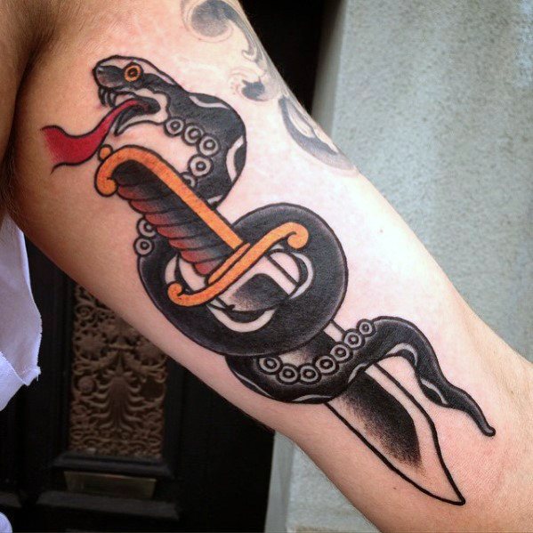 tatouage serpent et dague 13