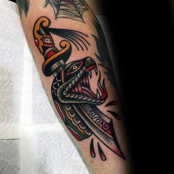tatouage serpent et dague 49