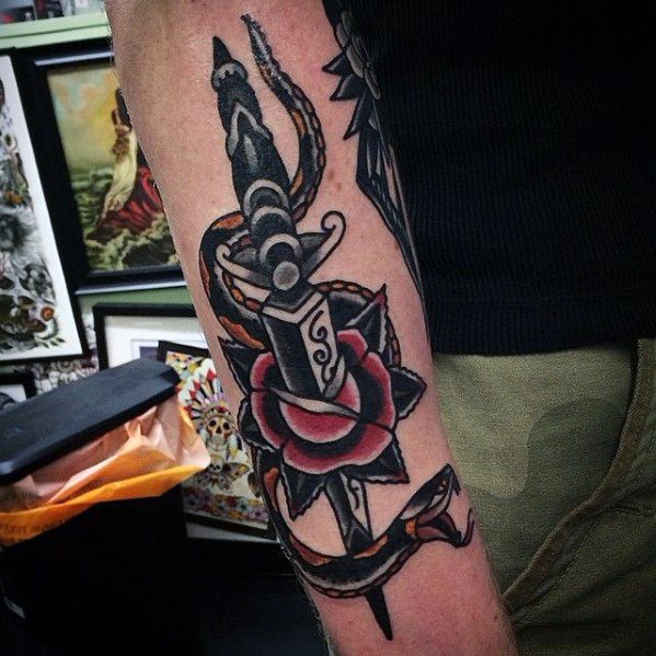 tatouage serpent et dague 67
