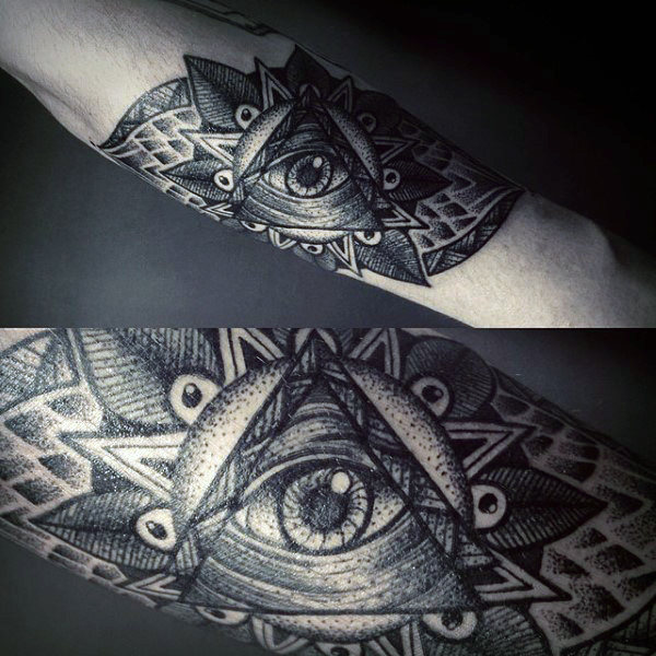 tatouage symbole illuminati 241