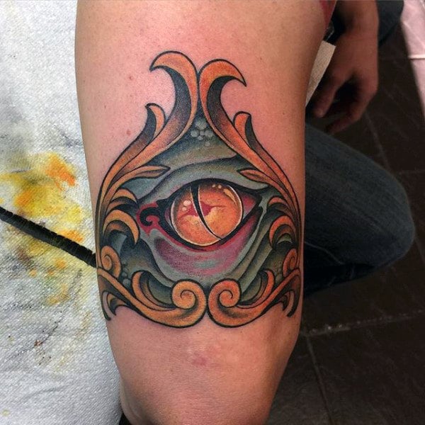 tatouage symbole illuminati 58