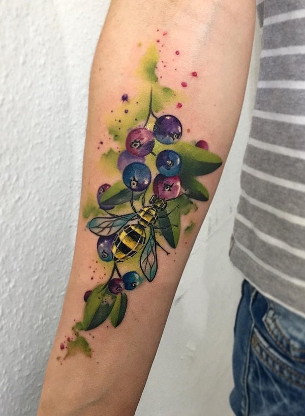 tatouage abeille 142
