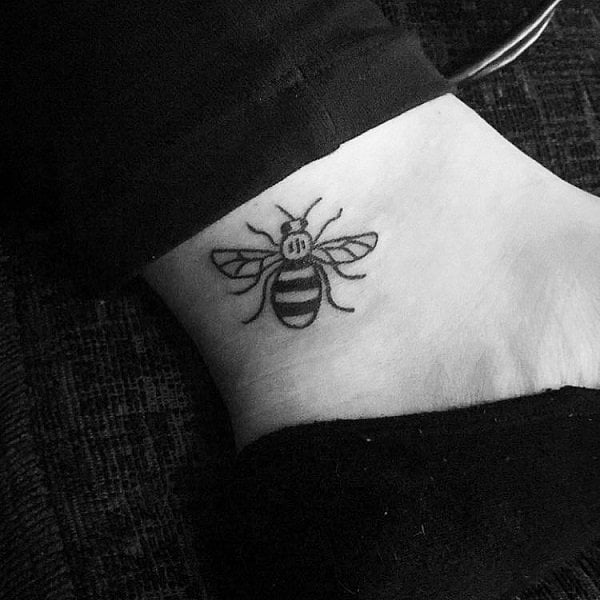 tatouage abeille 194