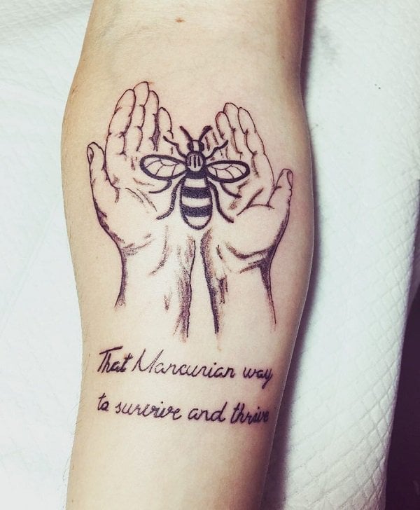 tatouage abeille 571