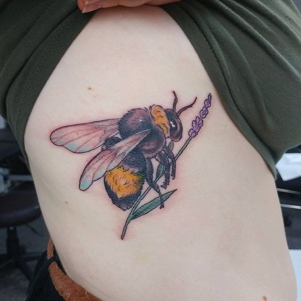 tatouage abeille 597
