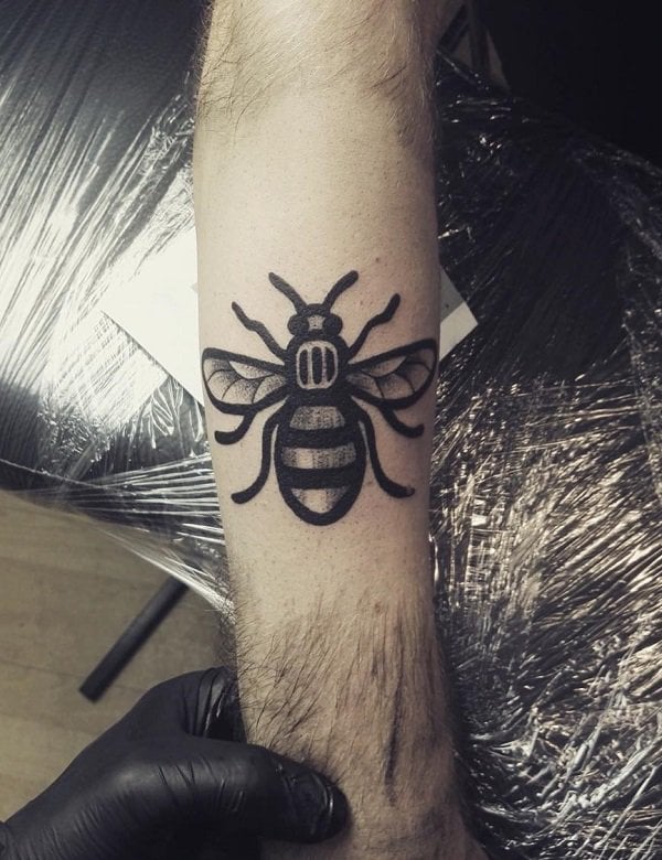 tatouage abeille 662