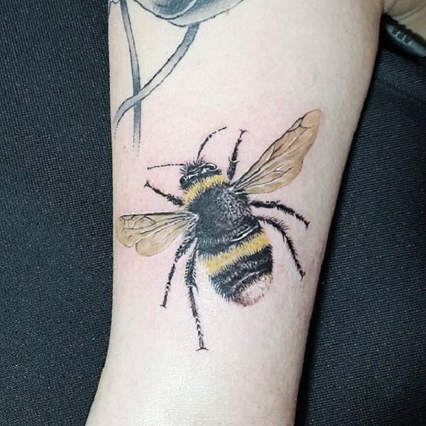 tatouage abeille 714