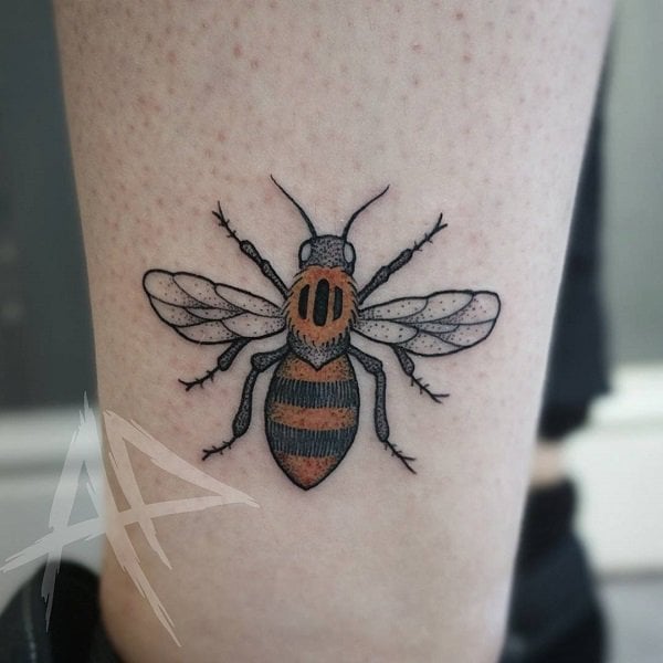 tatouage abeille 779