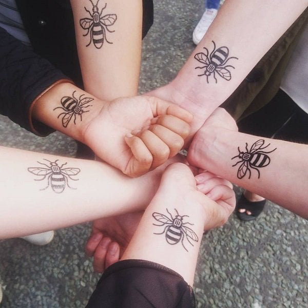 tatouage abeille 896
