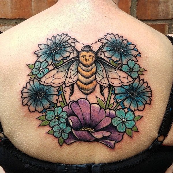 tatouage abeille 90