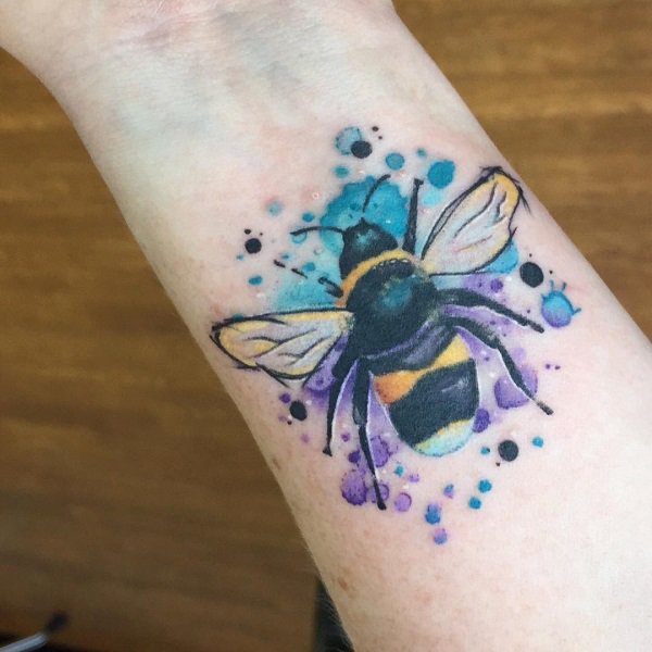 tatouage abeille 961