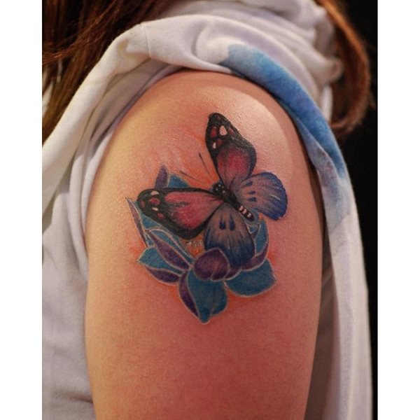 tatouage papillon 584
