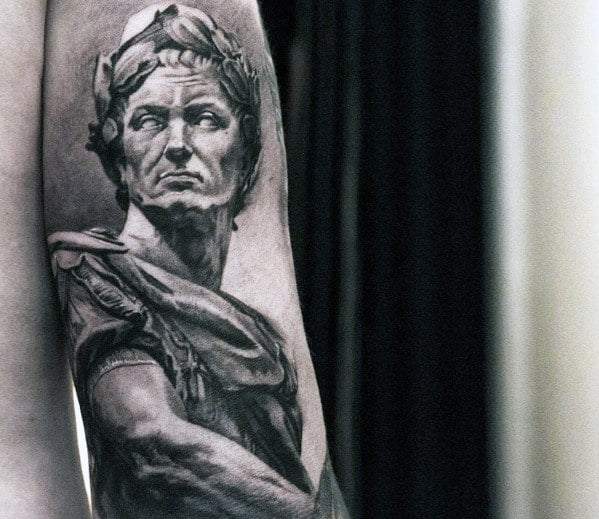 tatouage statue romaine 15