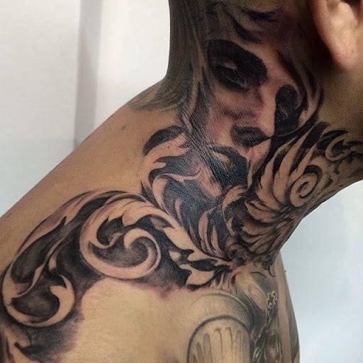 tatouage cou 849