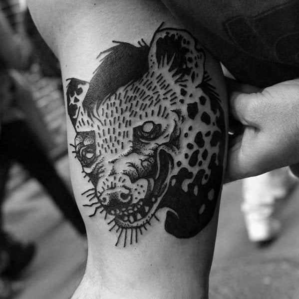 tatouage hyene 82