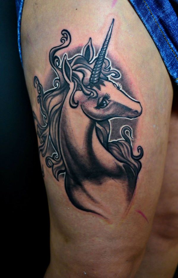 tatouage licorne 118