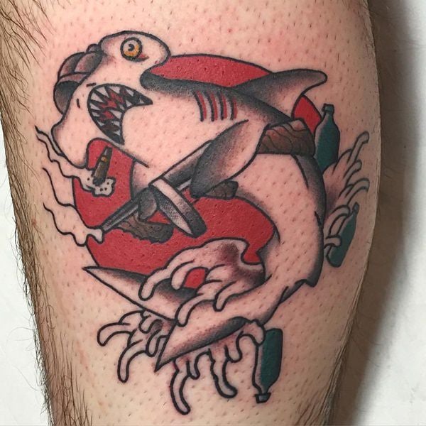 tatouage requin 110