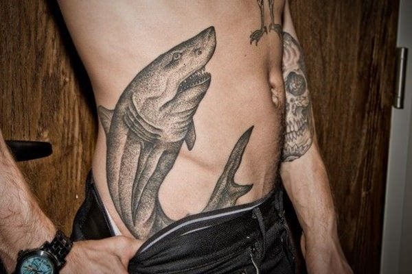 tatouage requin 71