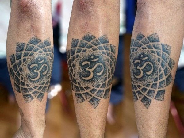 tatouage symbole om 55