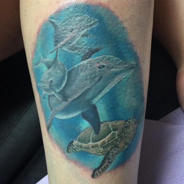 tatouage dauphin 86