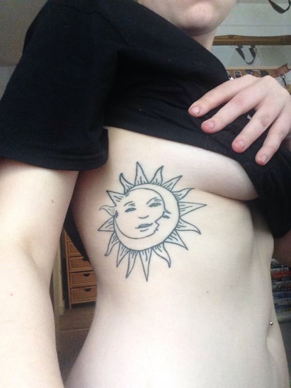 tatouage soleil 65