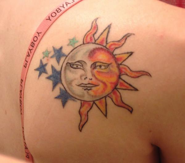 tatouage soleil 86