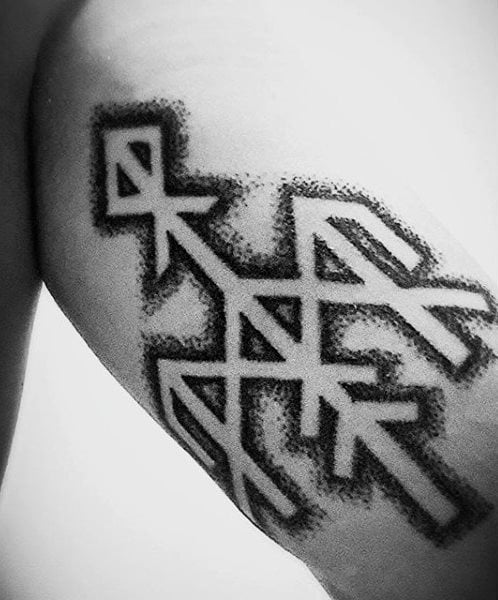 tatouage rune 33
