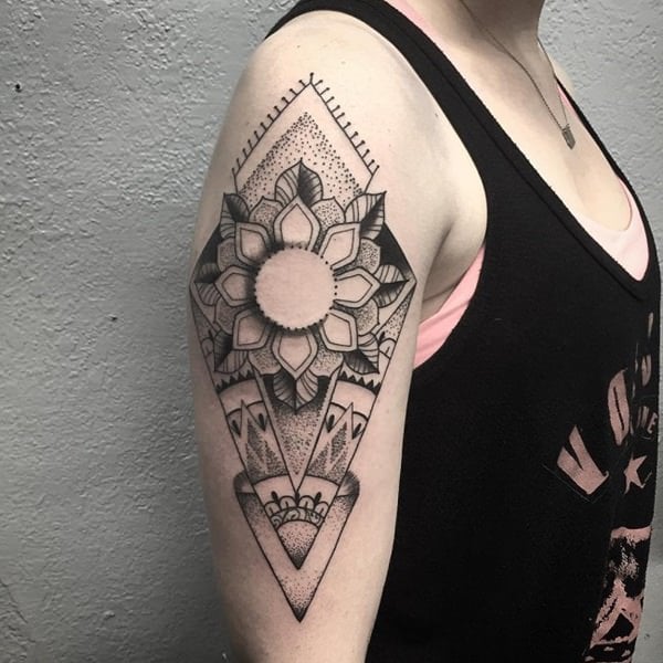 tatouage geométrique 1424