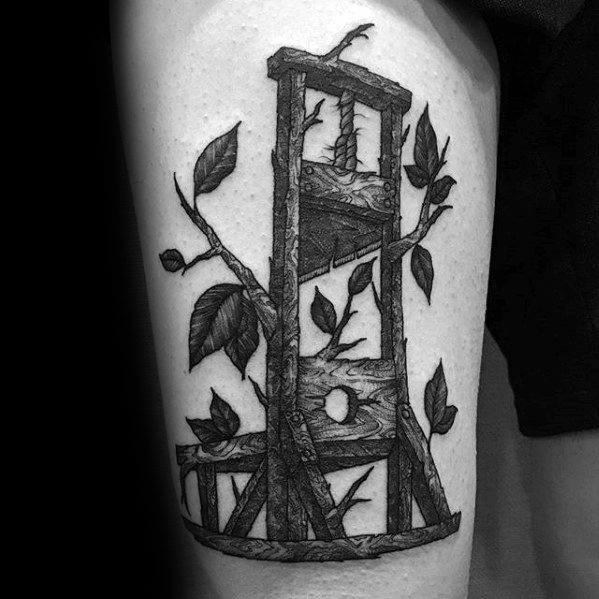 tatouage guillotine 83