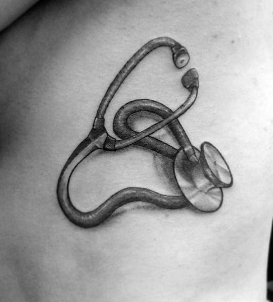 tatouage stethoscope 13