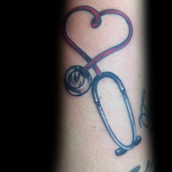 tatouage stethoscope 52