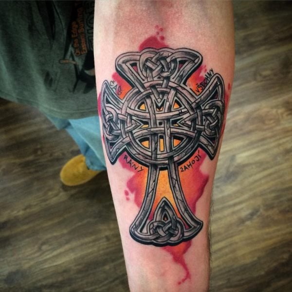 tatouage croix 118