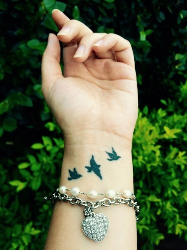 tatouage oiseau 182