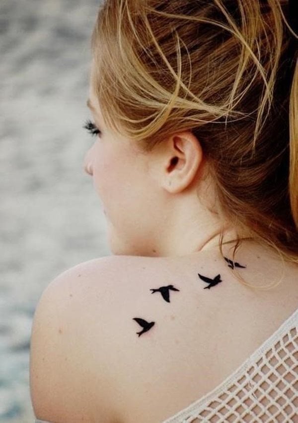 tatouage oiseau 458