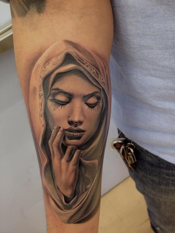 tatouage vierge marie 386