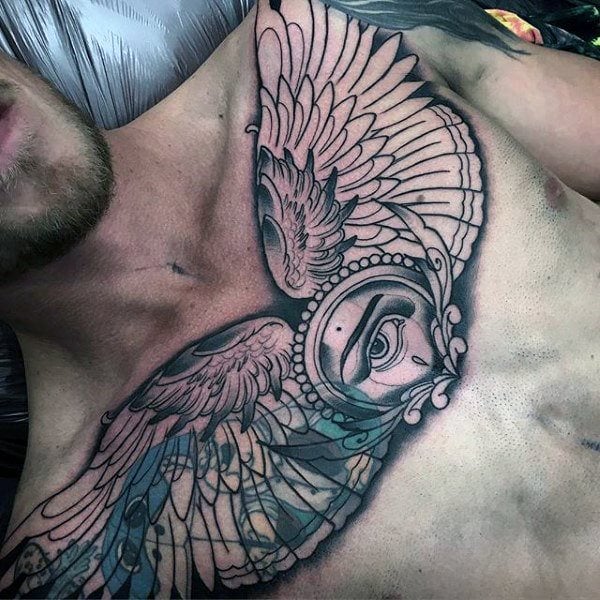 tatouage ailes sur la poitrine 65