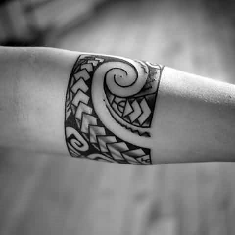tatouage bracelet tribal 07
