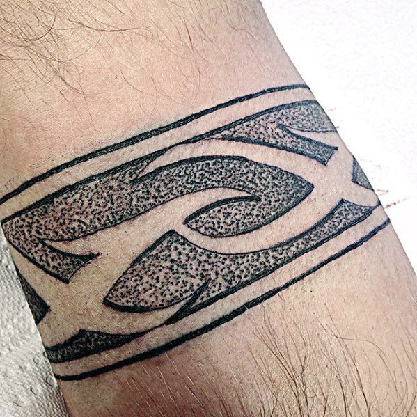 tatouage bracelet tribal 17