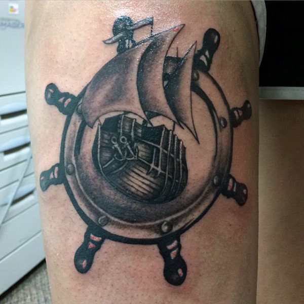 tatouage gouvernail de bateau 02