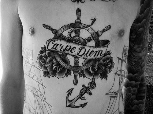 tatouage gouvernail de bateau 10