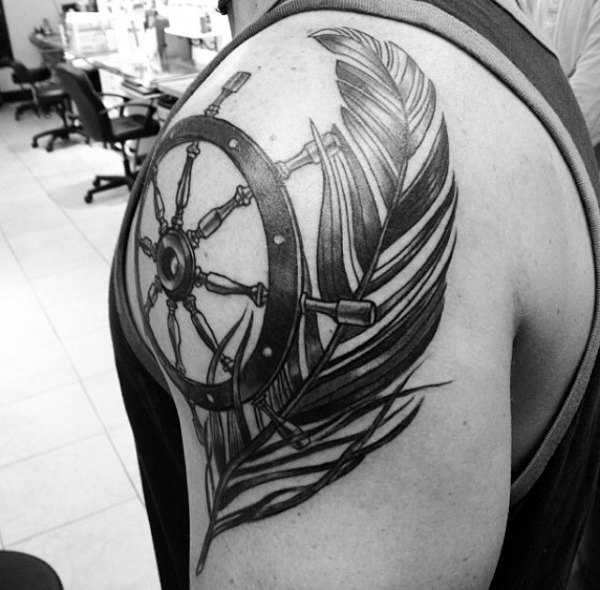 tatouage gouvernail de bateau 40