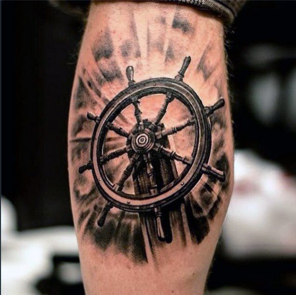 tatouage gouvernail de bateau 56