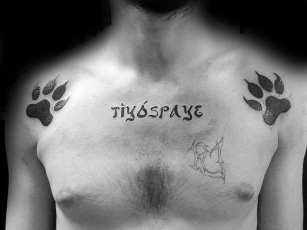 tatouage griffe empreintes loup 07