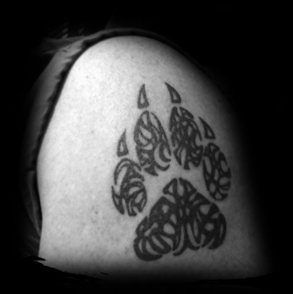tatouage griffe empreintes loup 37