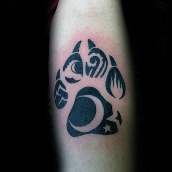 tatouage griffe empreintes loup 46
