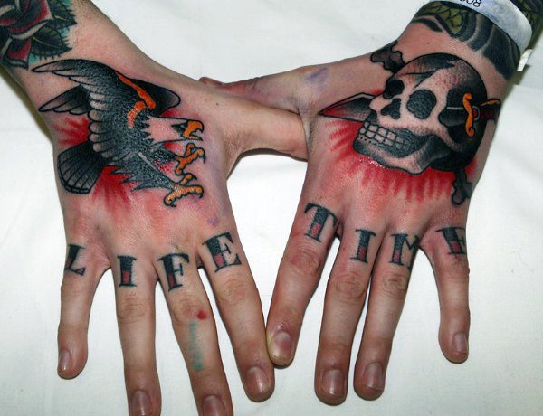 tatouage jointures des doigts 101