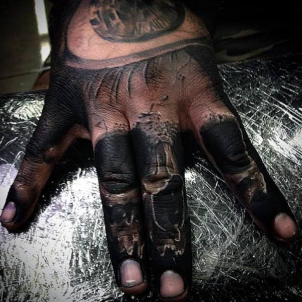 tatouage jointures des doigts 141