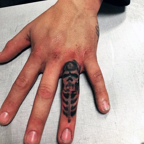 tatouage jointures des doigts 153